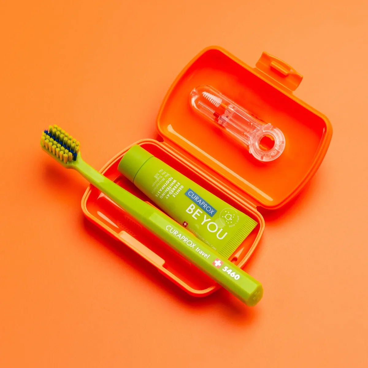 Oral care travel set